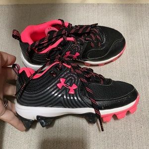 Girls Under Armor Cleats
